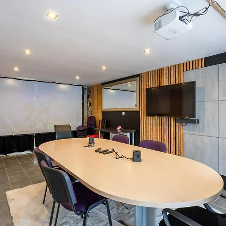 Appt Rez-de-jardin Salle De Reunion